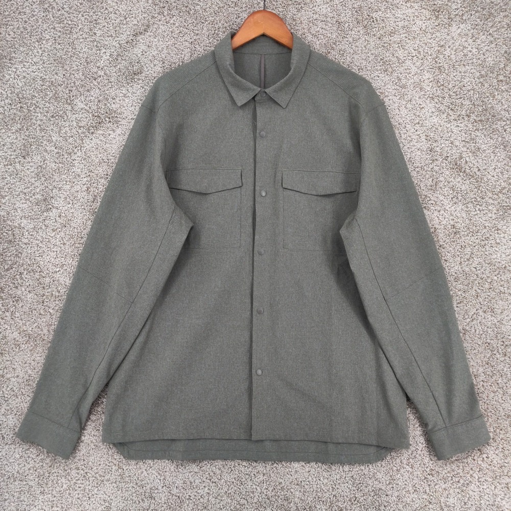 Lululemon Overshirt Mens XL Gray Long Sleeve Performance Snap Buttons Pockets